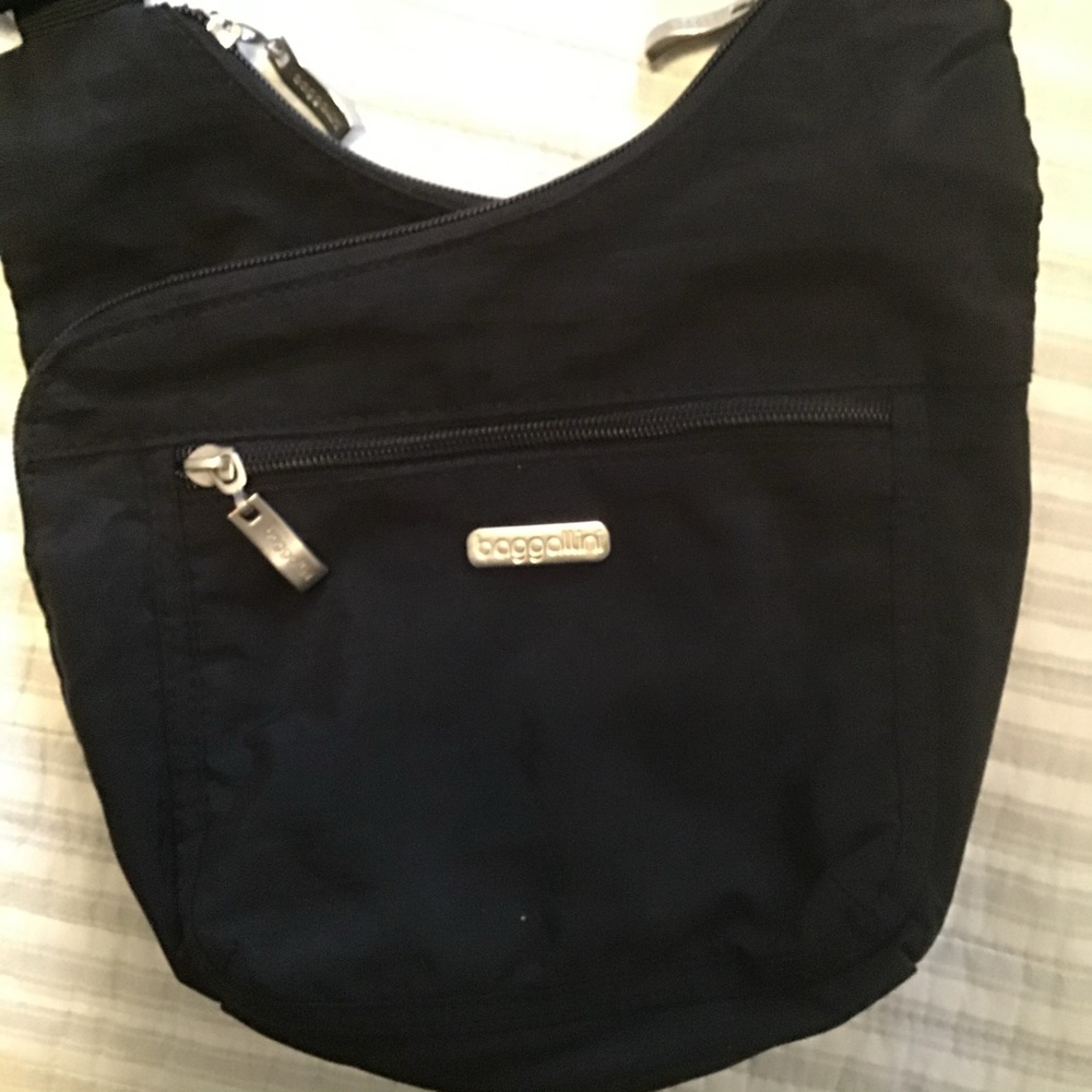 Baggallini crossbody bag